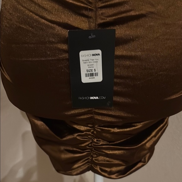 Elegant Brown Satin Dress - Picture 4 of 10